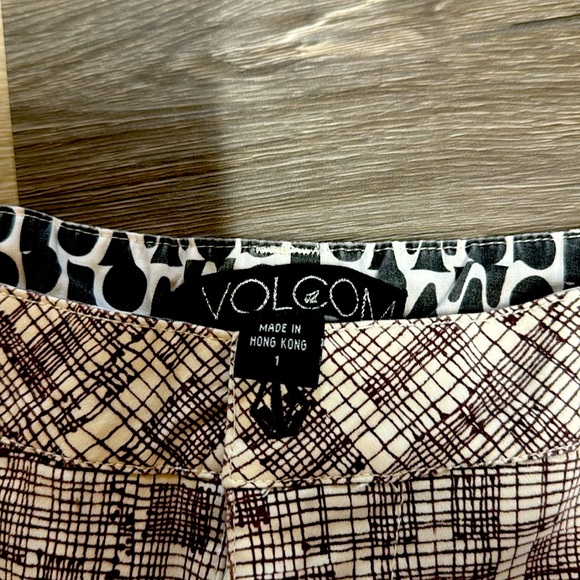 VOLCOM used like new jean shorts, size 1, white and brown, two back pockets. - Picture 2 of 7